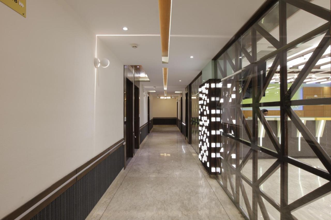 Hotel The Lotus Park Ahmedabad Exterior foto