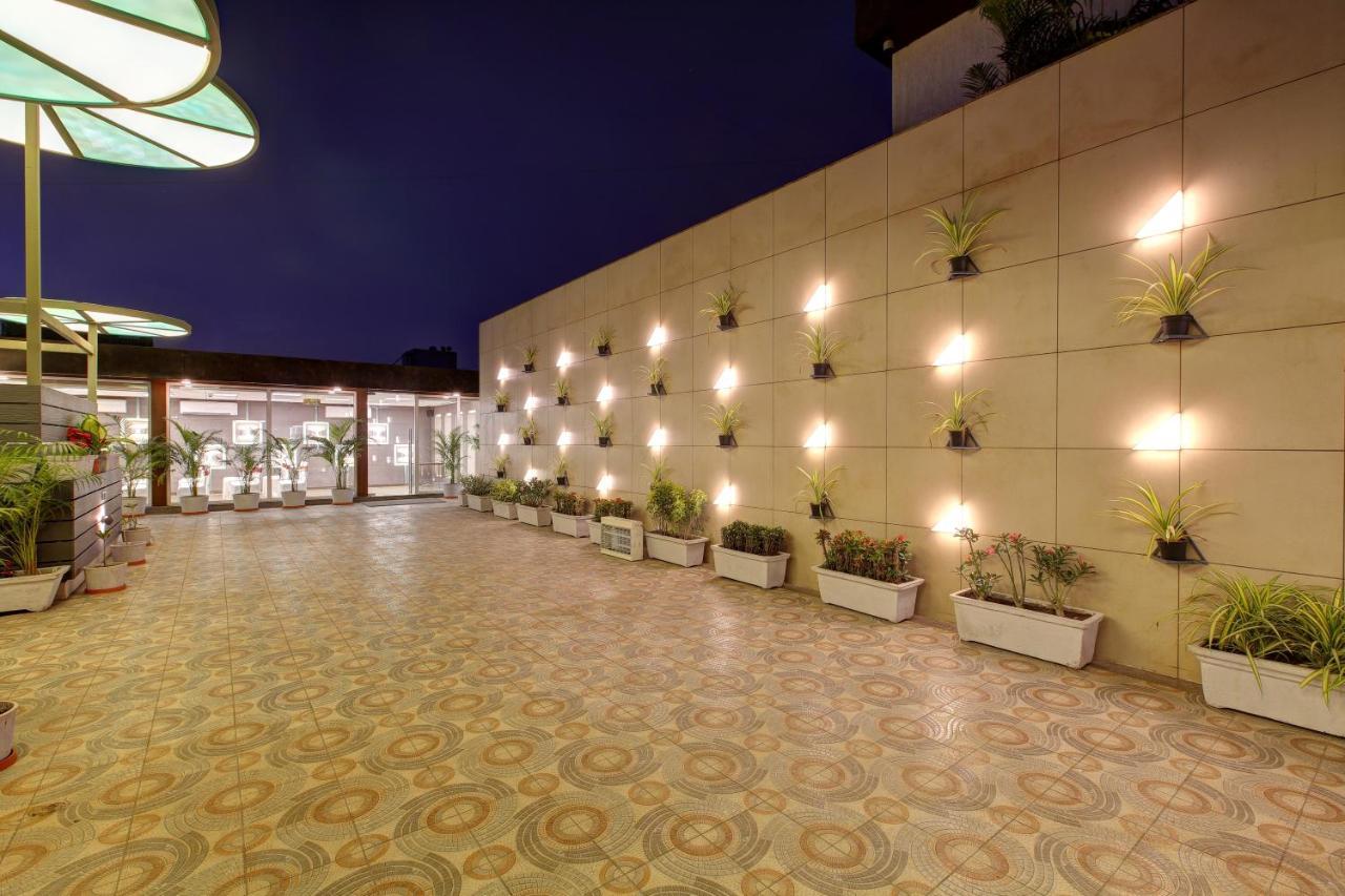 Hotel The Lotus Park Ahmedabad Exterior foto